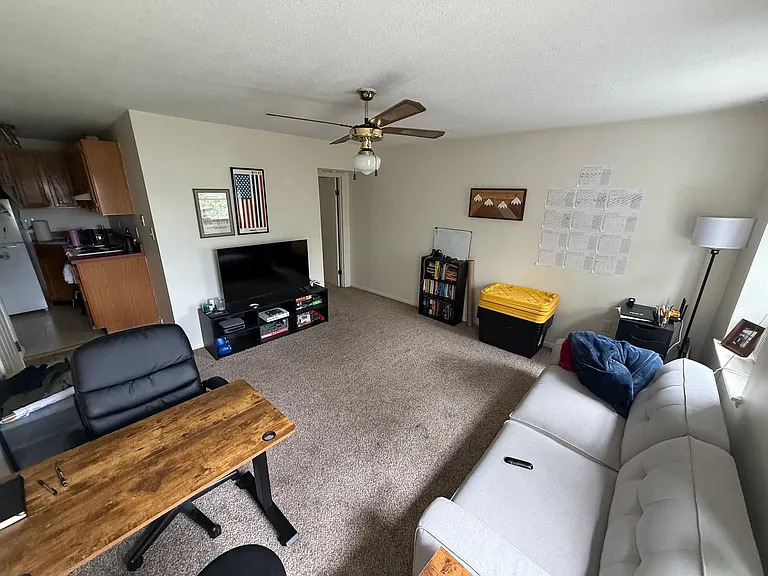 614 Armandale St — Photo 4