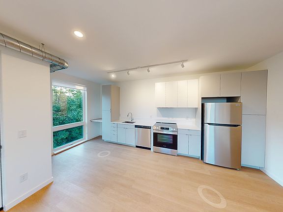 5th image of 2611 2nd Ave S #304