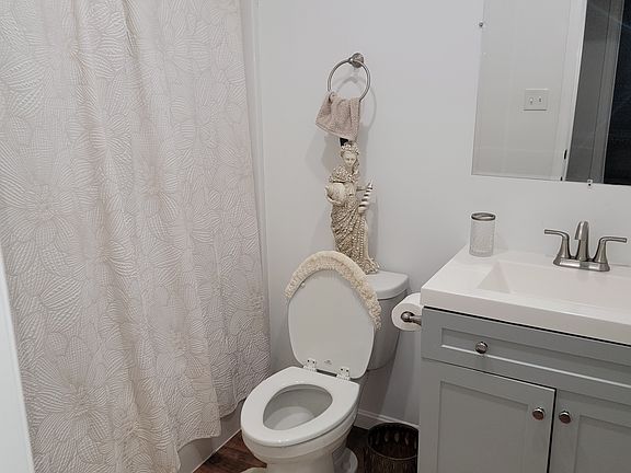 4th image of 1114 Bannister Cir #1
