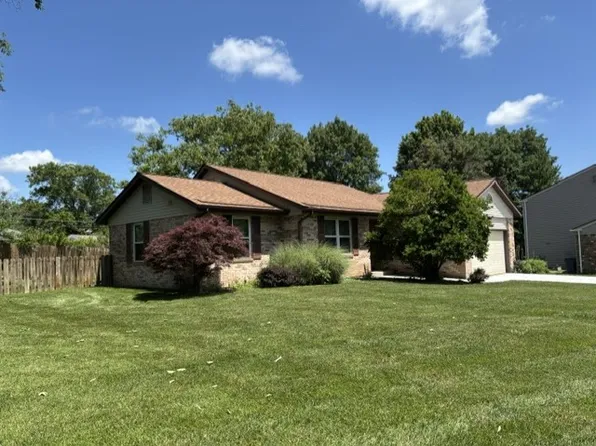 303 Blue Ridge Place Ct, Ballwin, MO 63011