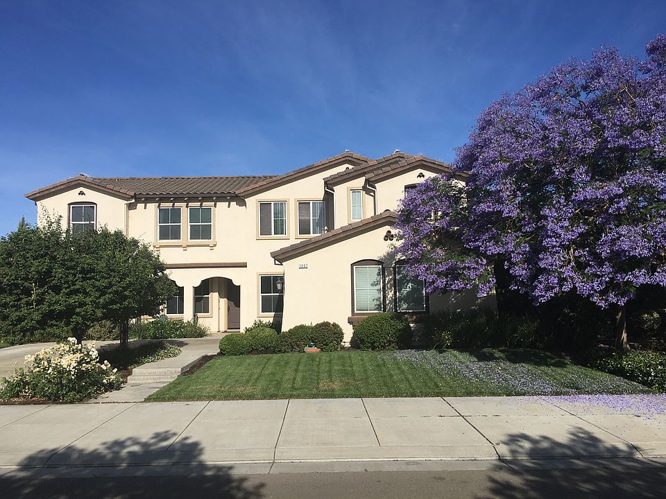 2nd image of 1057 S Highland Ave