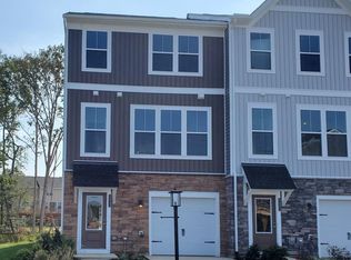 8833 Foxway Ridge Ln, Glen Allen, VA 23060