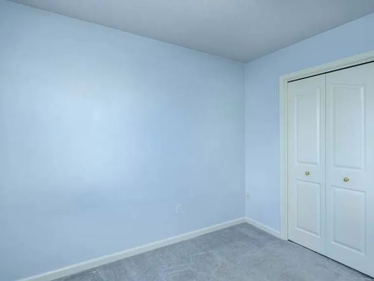 720 E Ella Ct — Photo 4