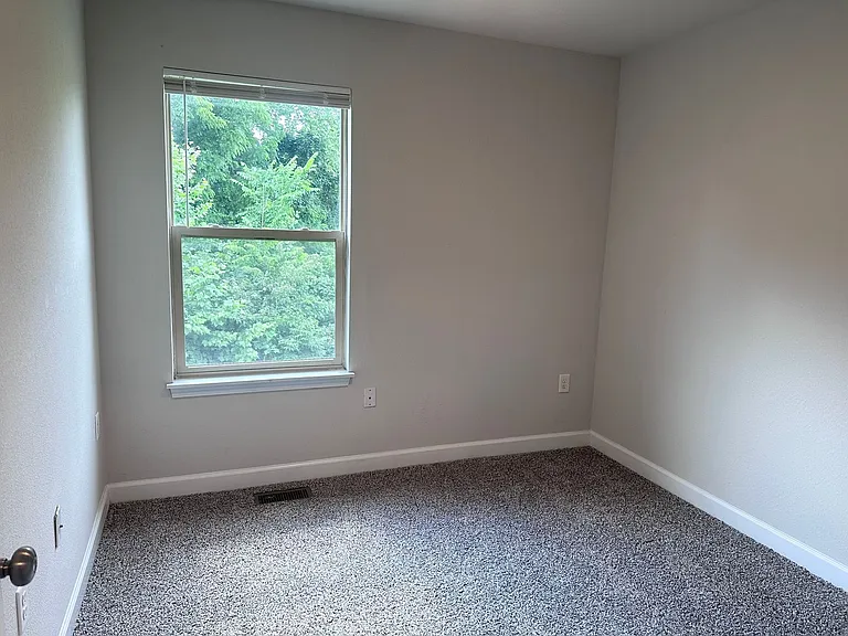 1402 NE Mary Ct — Photo 13