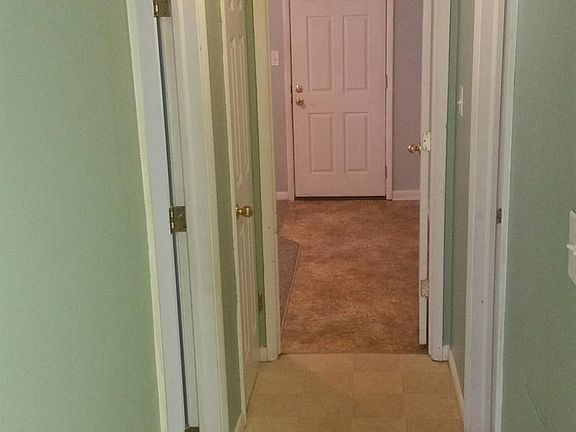 4th image of 233 Augusta St