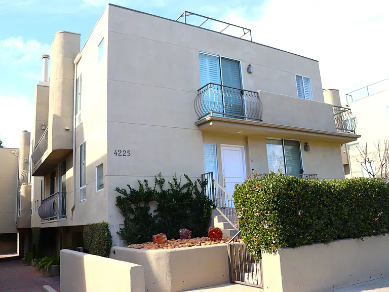 4225 Tujunga Ave #A — Photo 2