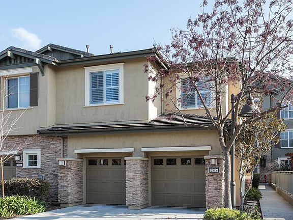 3rd image of 2818 Paseo Ln