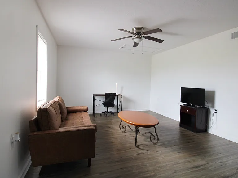111 Picone Rd #3-D — Photo 2