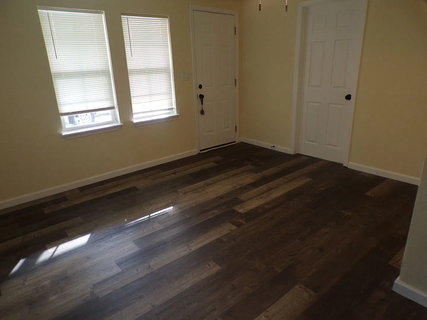 Fresh Installed Floors Upgraded Bathroom!! — Photo 4