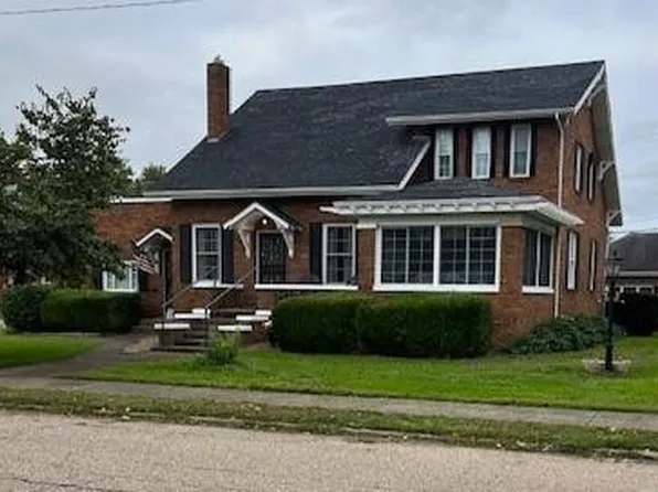 9 West St, Lucasville, OH 45648