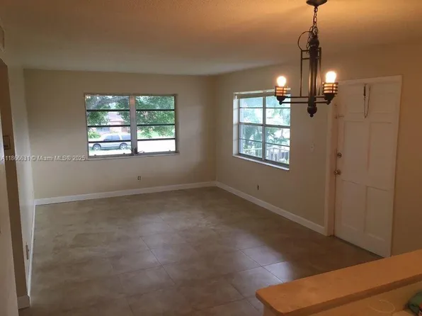 6211 SW 37th St APT 212, Davie, FL 33314