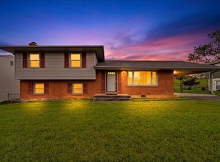 3917 Delavan St, Roanoke, VA 24018