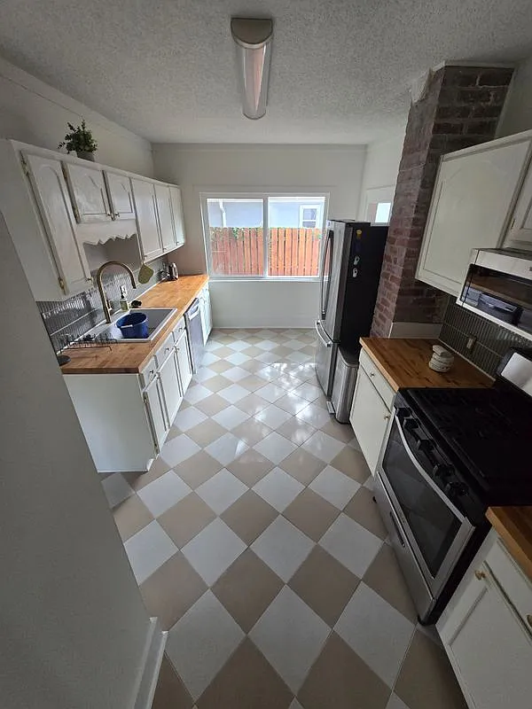 2 bed, 1.0 bath, 1128 sqft, $2,000 — Photo 4