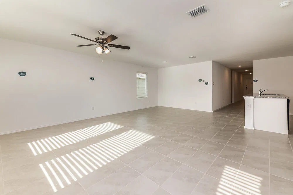 4 bed, 2.0 bath, 1674 sqft, $2,130 — Photo 4