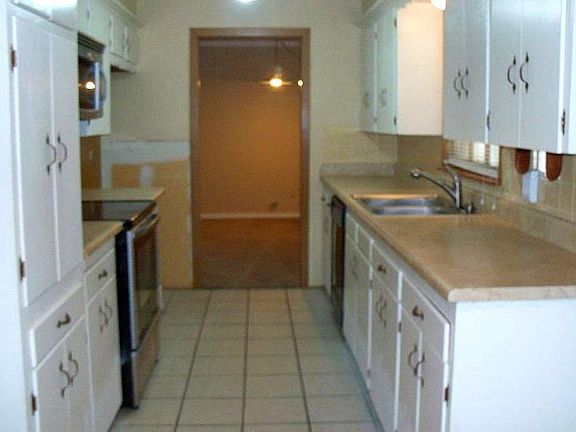 2nd image of 5513 Brinkman Dr