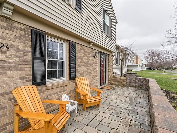 3rd image of 5824 Mountain Ash Dr