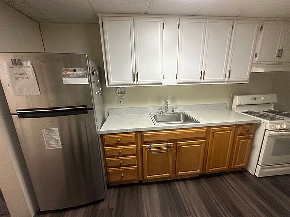 2nd image of 4313 Ely Ave #1B