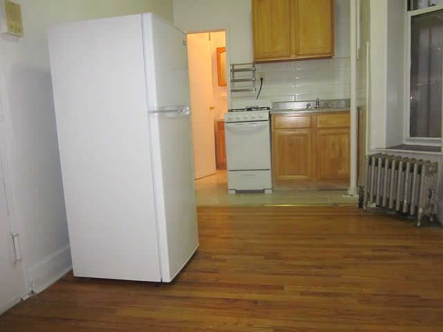 2nd image of 85 E 3rd St #2AA