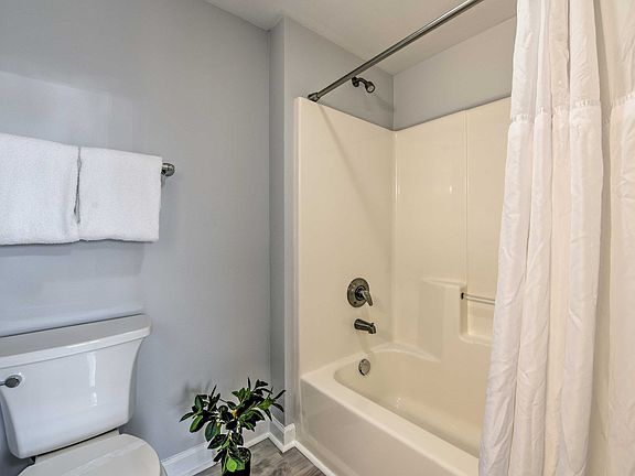 3rd image of 9900 Thomas Dr Unit 1229