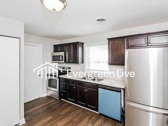 5th image of 215 N Ivy Ave