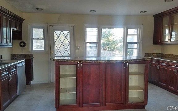 5th image of 2514 Falcon St