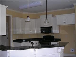 2nd image of 121 Stoney Creek Ln