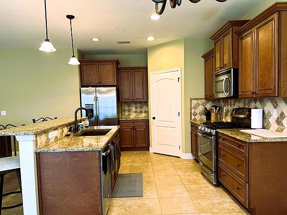 5th image of 107 Green Dr