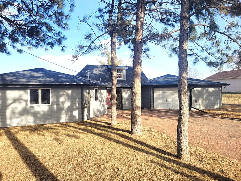1055 Platteview Dr — Photo 32