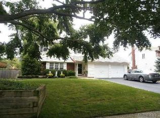 309 Kimberly Pl, West Islip, NY 11795
