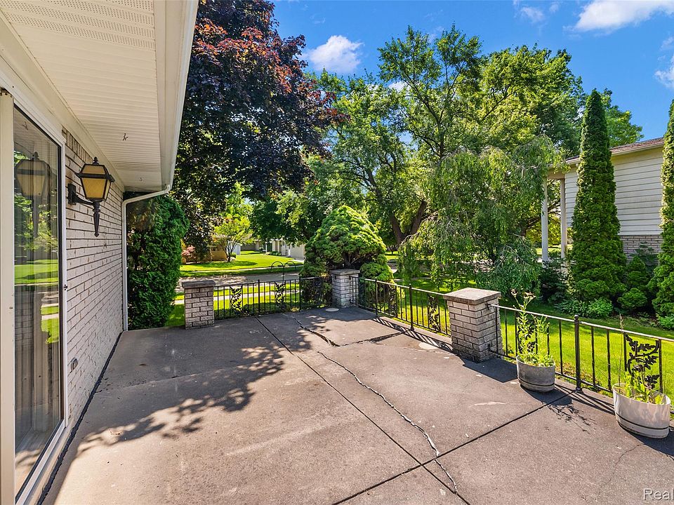 17048 Harbor Hill Dr, photo 17