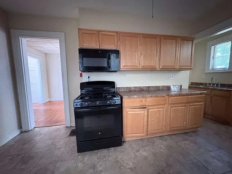 224 Lloyd St — Photo 8