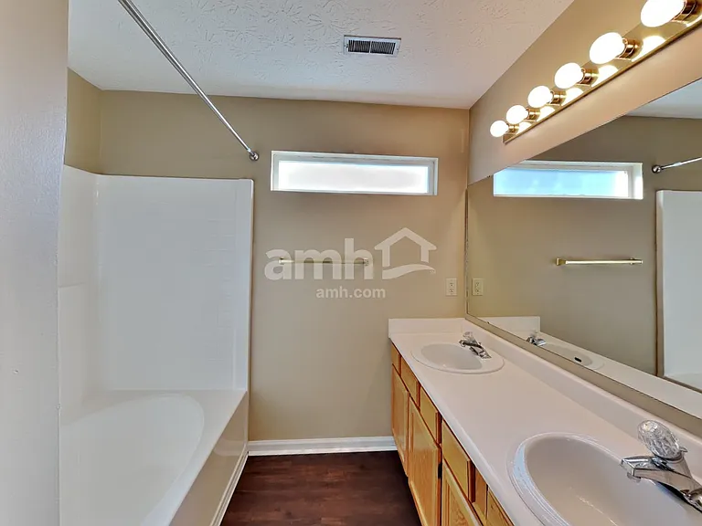 769 Kingston Cir — Photo 9