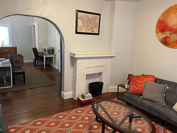 3rd image of 119-121 E Duncan St