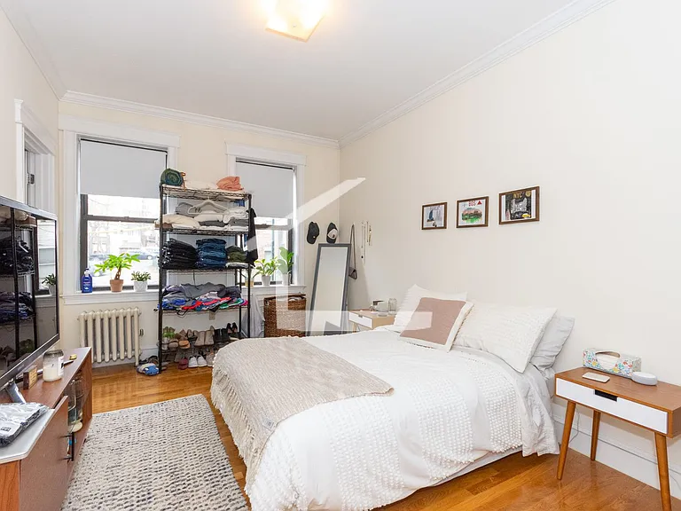 37 Glenville Ave #4 — Photo 2