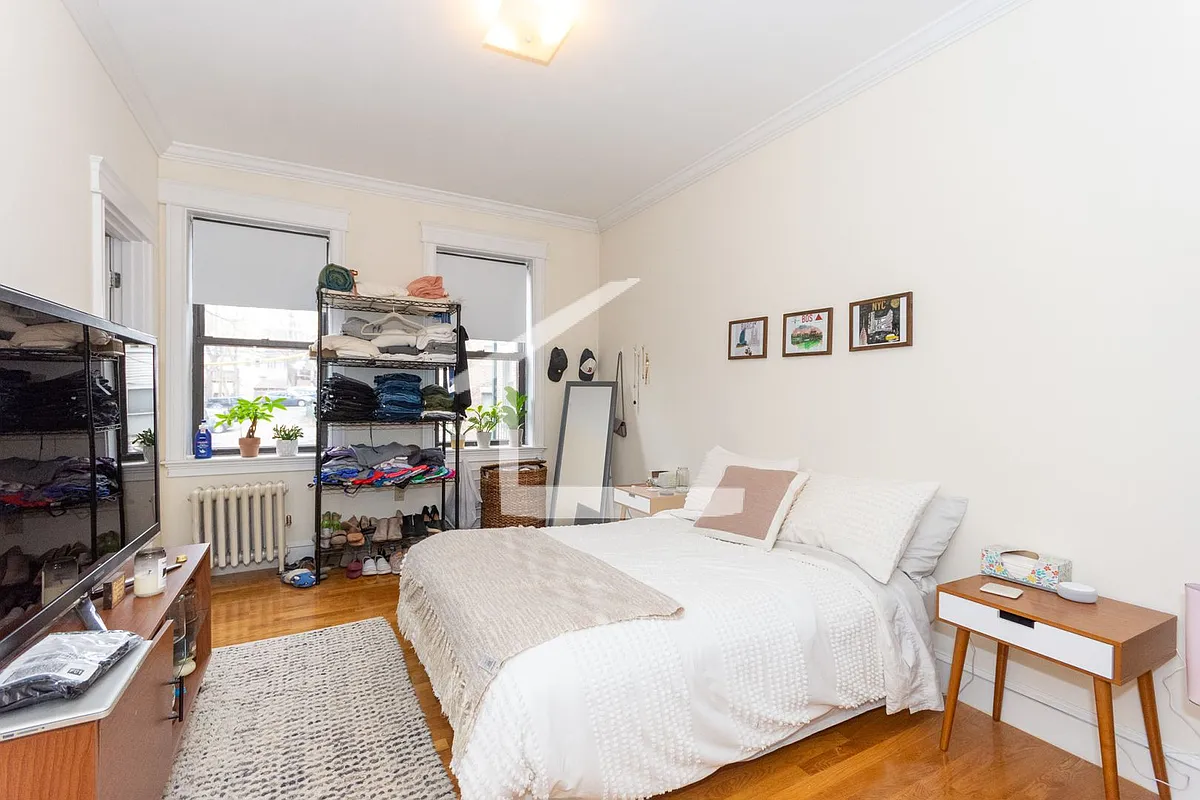 Building Photo - 37 Glenville Ave #4