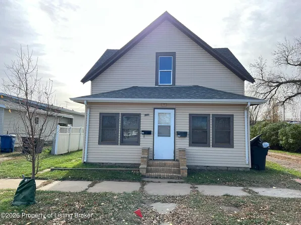 134 E Broadway St, Dickinson, ND 58601