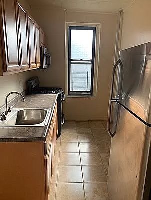 4th image of 1315 Eastern Pkwy #6C