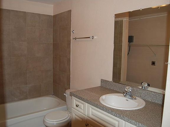 3rd image of 4537 Ballentine Ct