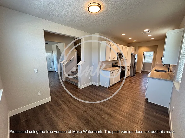 306 Cattail Cir — Photo 2
