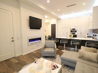 1420 W Fulton St APT 3, Chicago, IL 60607