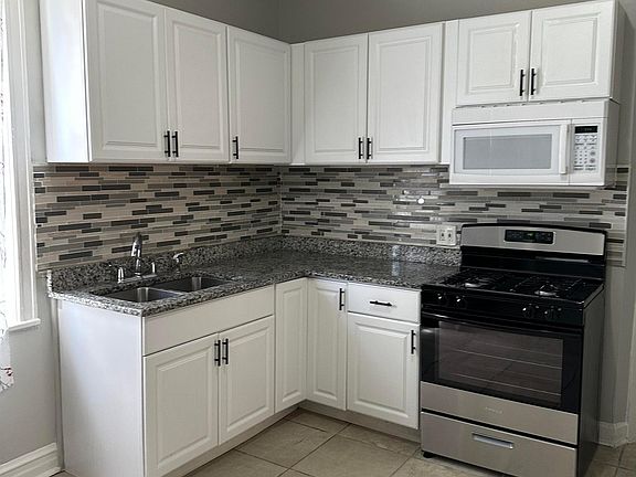 3rd image of 11329 S Forest Ave #1