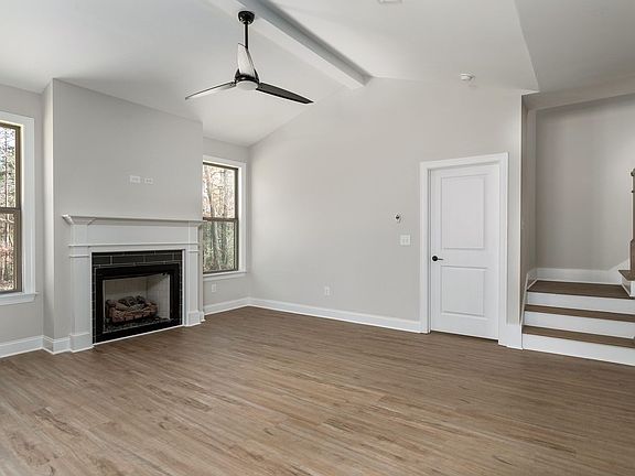 4th image of 1539 Mercedes Ln