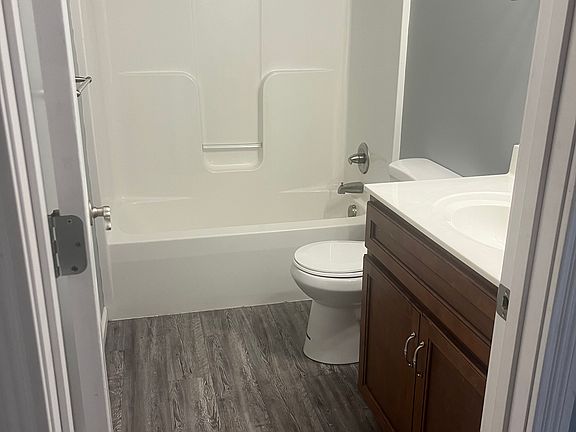 3rd image of 108 Wood Ln