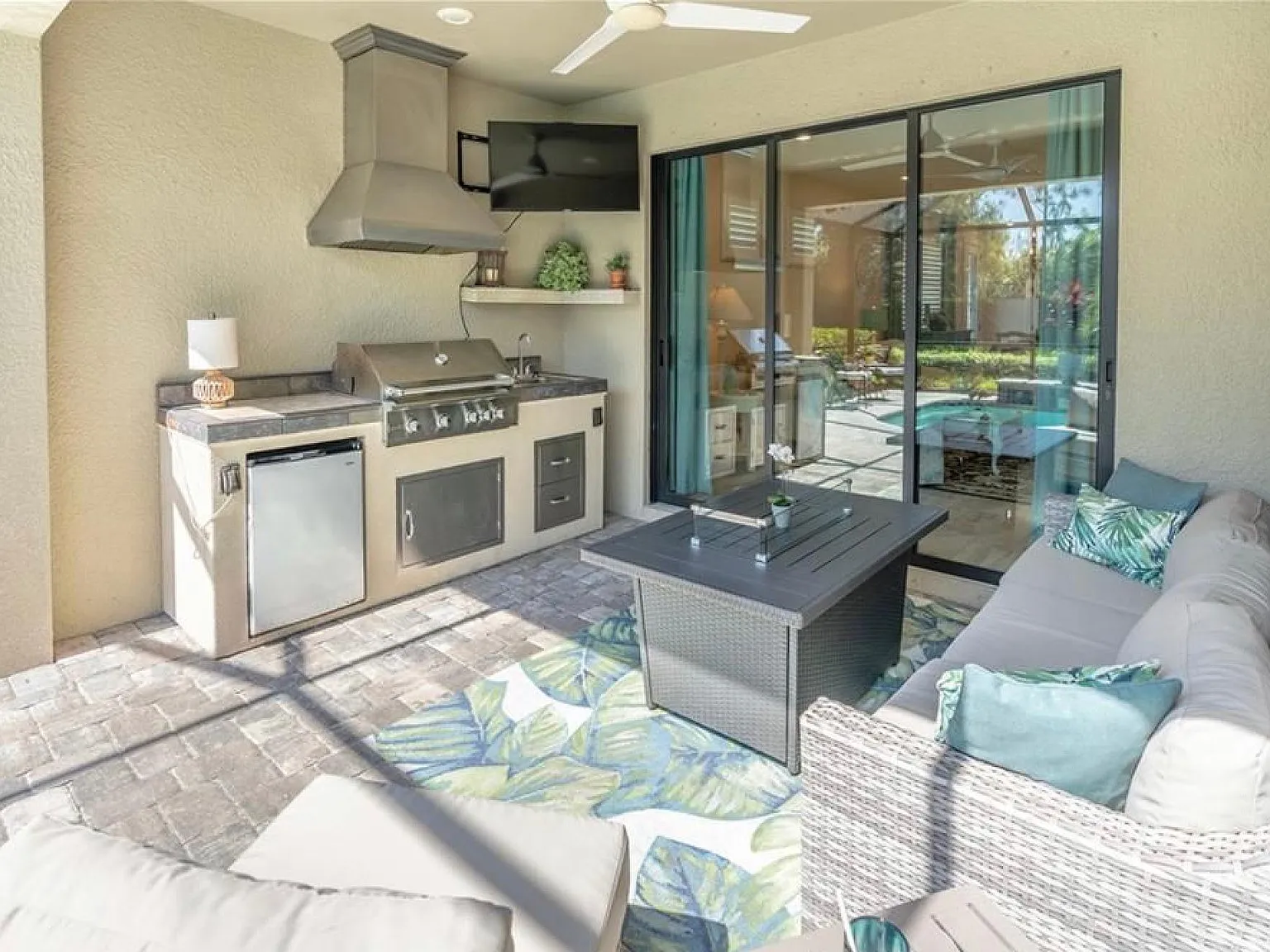 7662 Jacaranda Ln — Photo 3