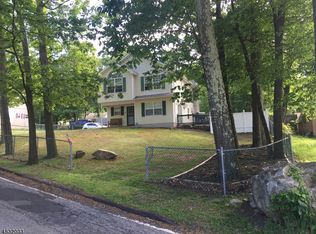 128 Monroe Trl, Hopatcong, NJ 07843
