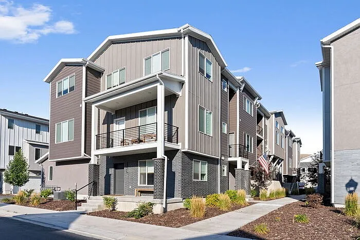 15073 S Halter Way — Photo 1