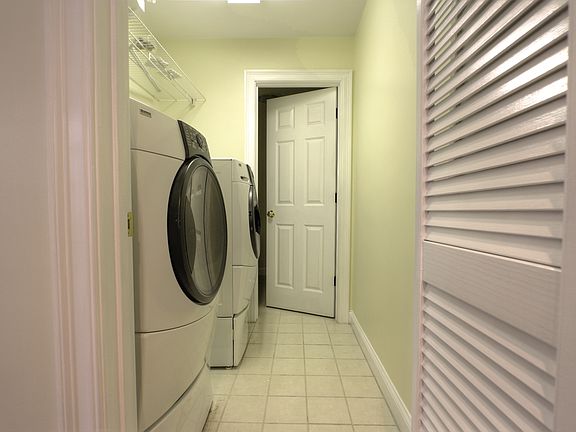 3rd image of 11 Grantley St
