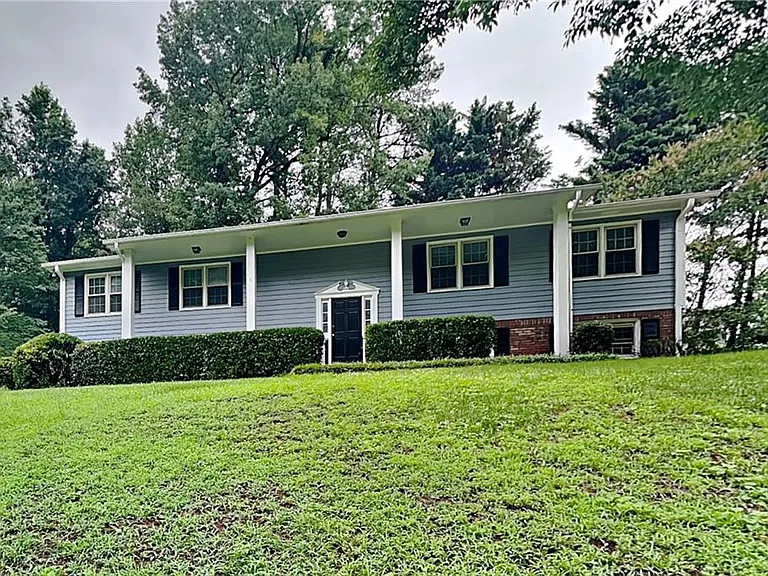 1625 Sonya Dr — Photo 1