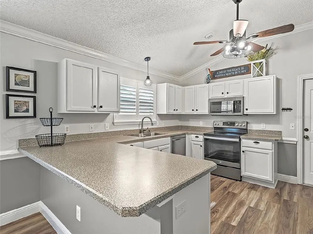 3 bed, 2.0 bath, 1778 sqft, $5,500 — Photo 3