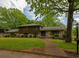 1034 Red Robin Ln, Chattanooga, TN 37421